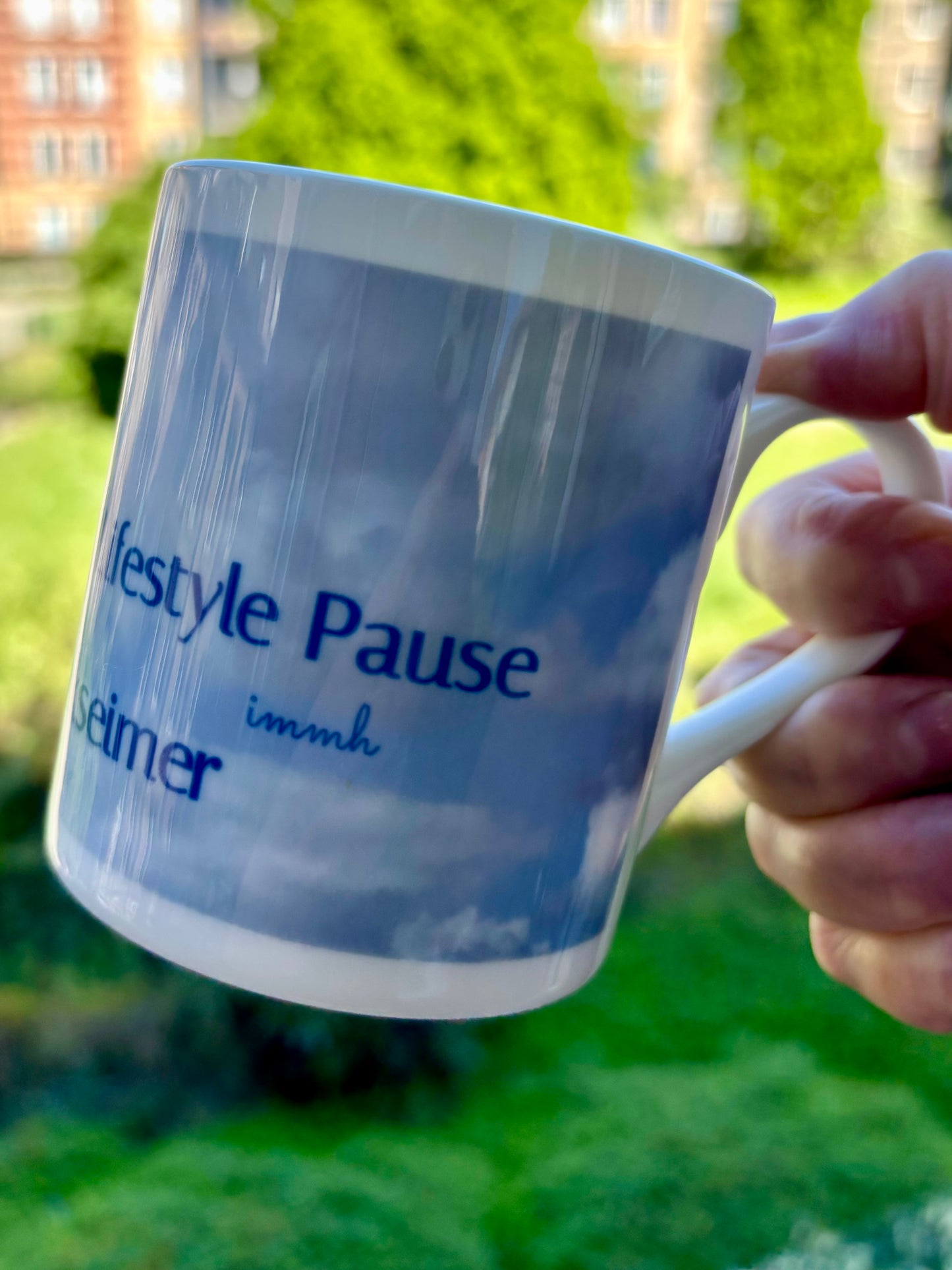 Exquisiter Lifestyle Becher aus Porzellan