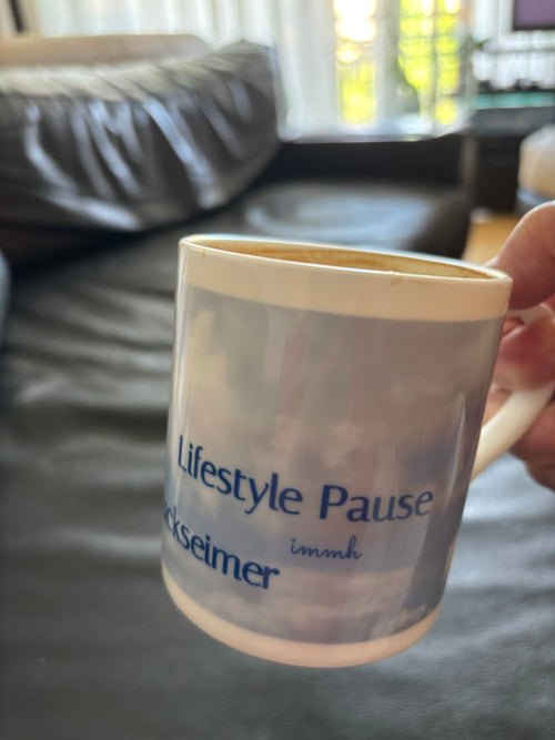 Exquisiter Lifestyle Becher aus Porzellan